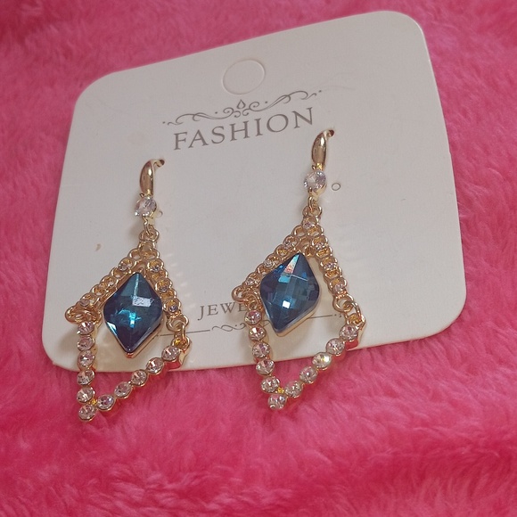 New earrings - Picture 3 of 8